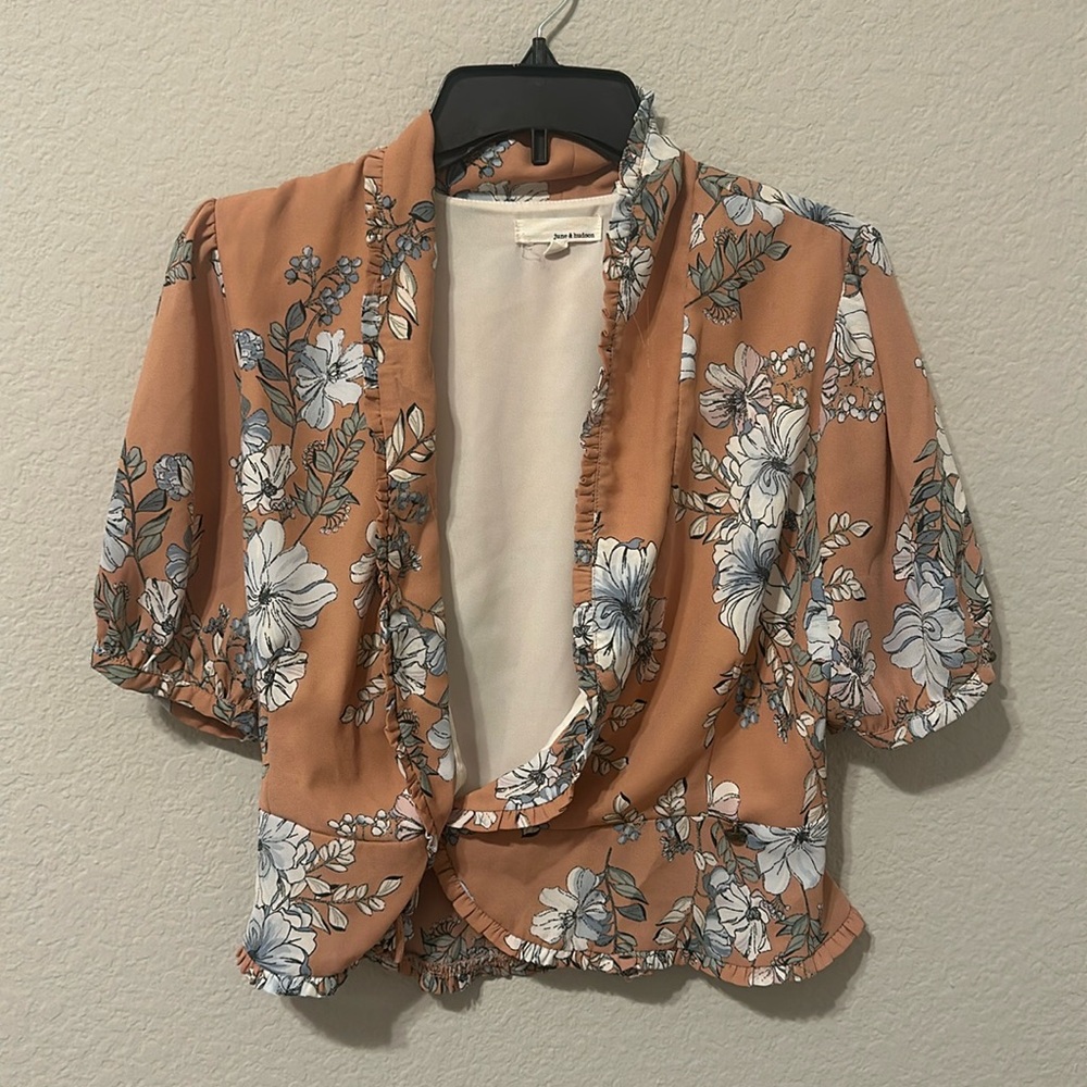 Front tie top